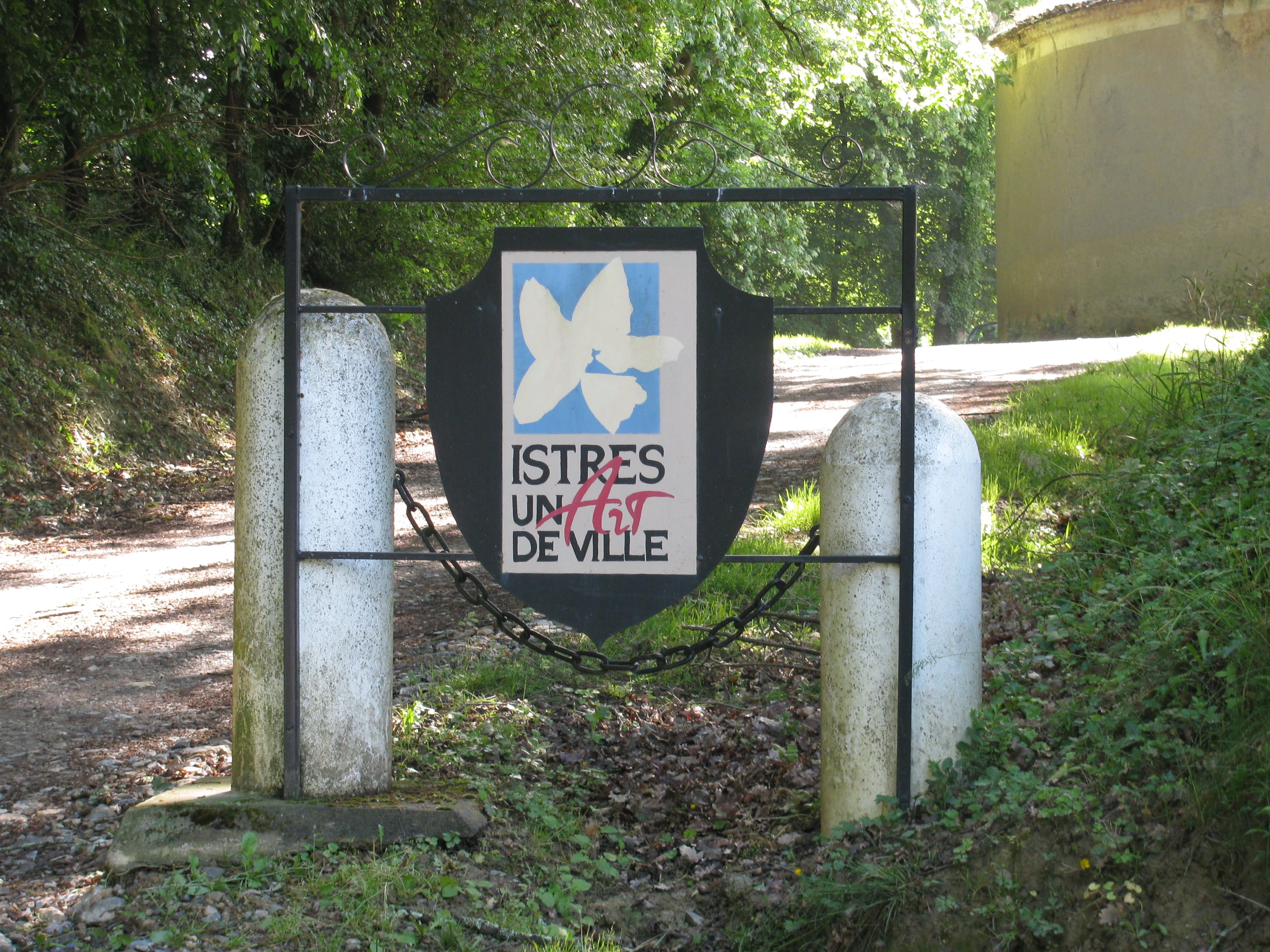 Entrée du château de Couloumé à Istres