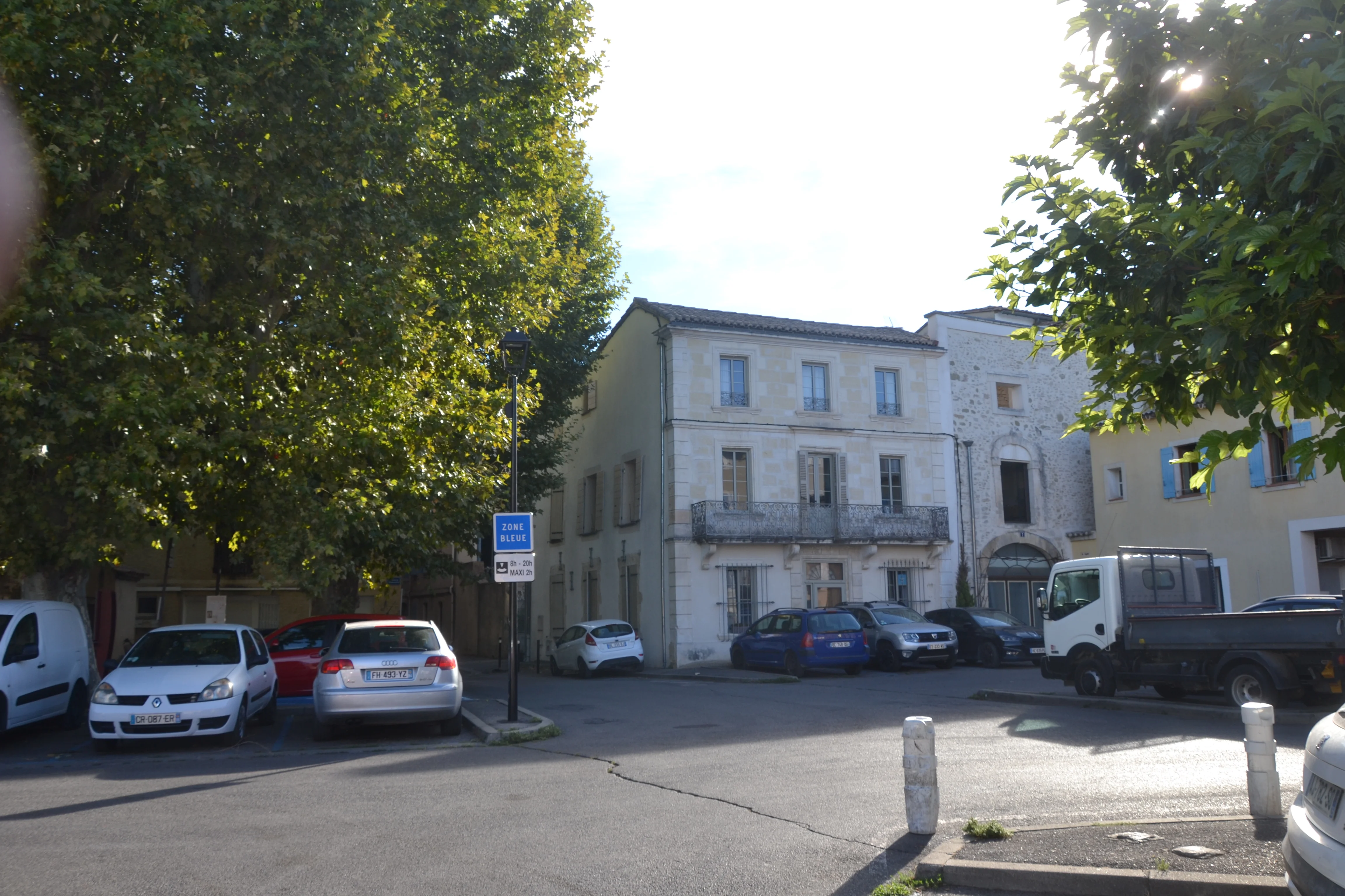 Place de la Juiverie à L'Isle-sur-la-Sorgue