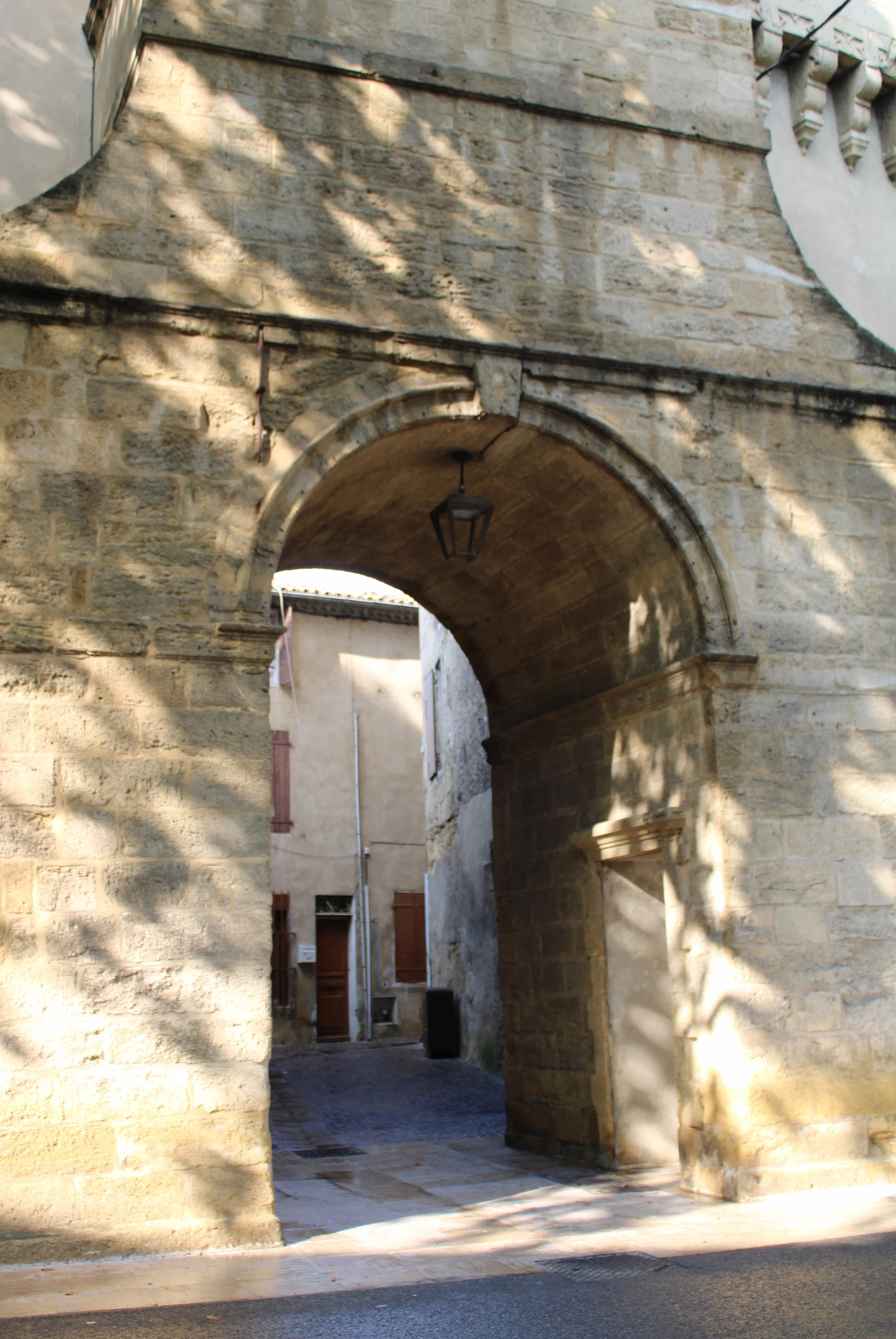 Porte du beffroi de Pélissanne