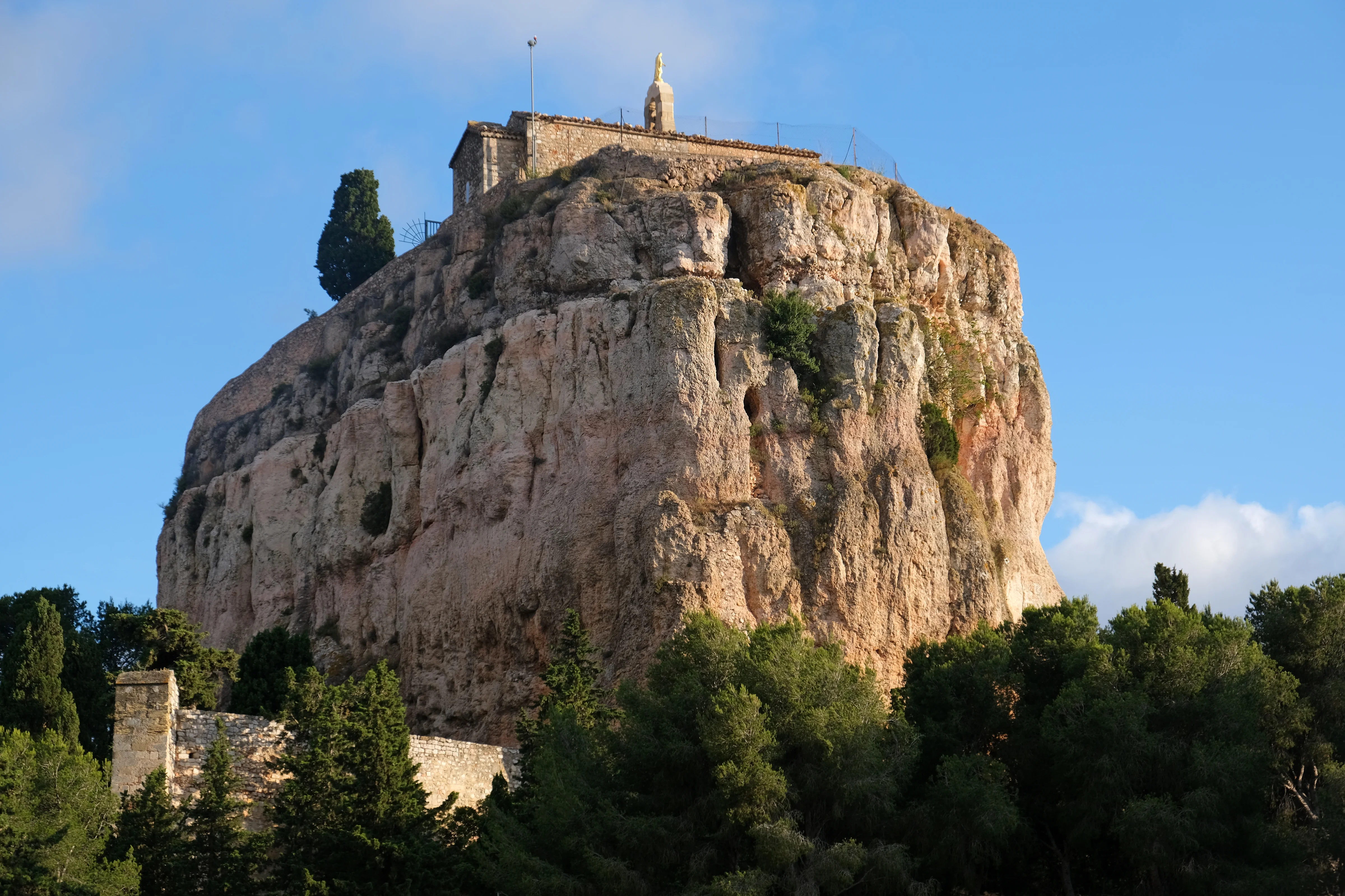 Le Rocher de Vitrolles, site emblématique de la commune